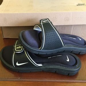 Nike Comfort Slide Sandals size 6